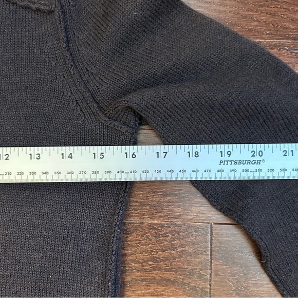 Banana Republic Wool V-Neck Sweater - Picture 5 of 6